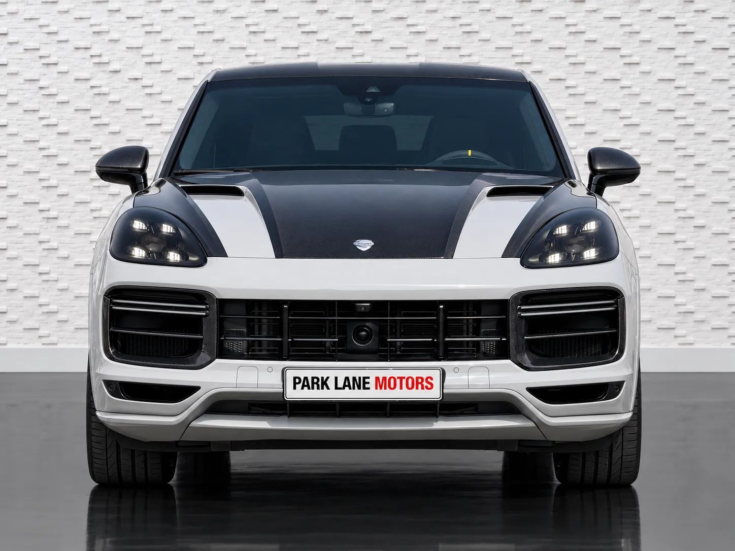 2022 Porsche Cayenne photo 3