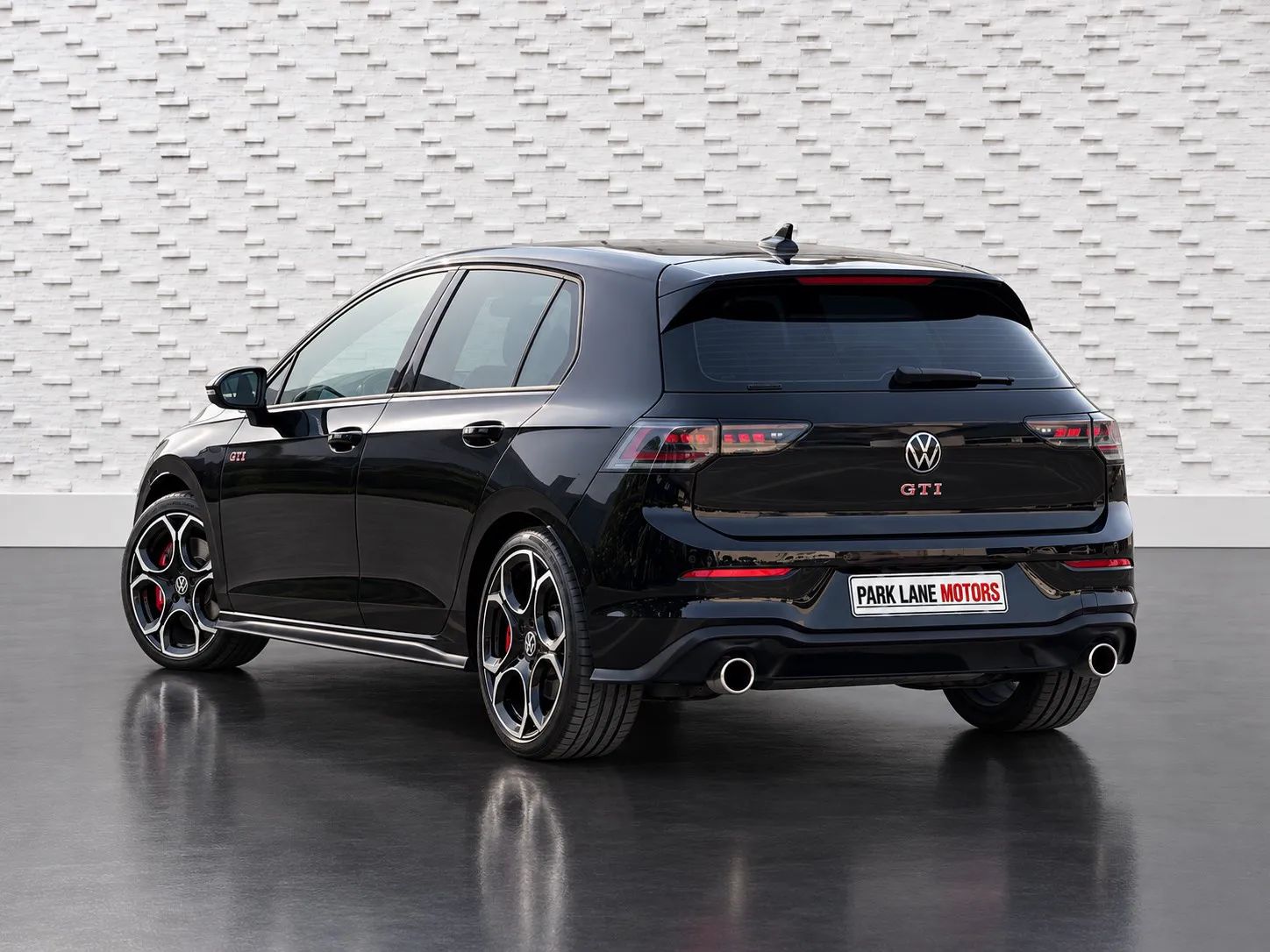 2025 Volkswagen Golf photo 3