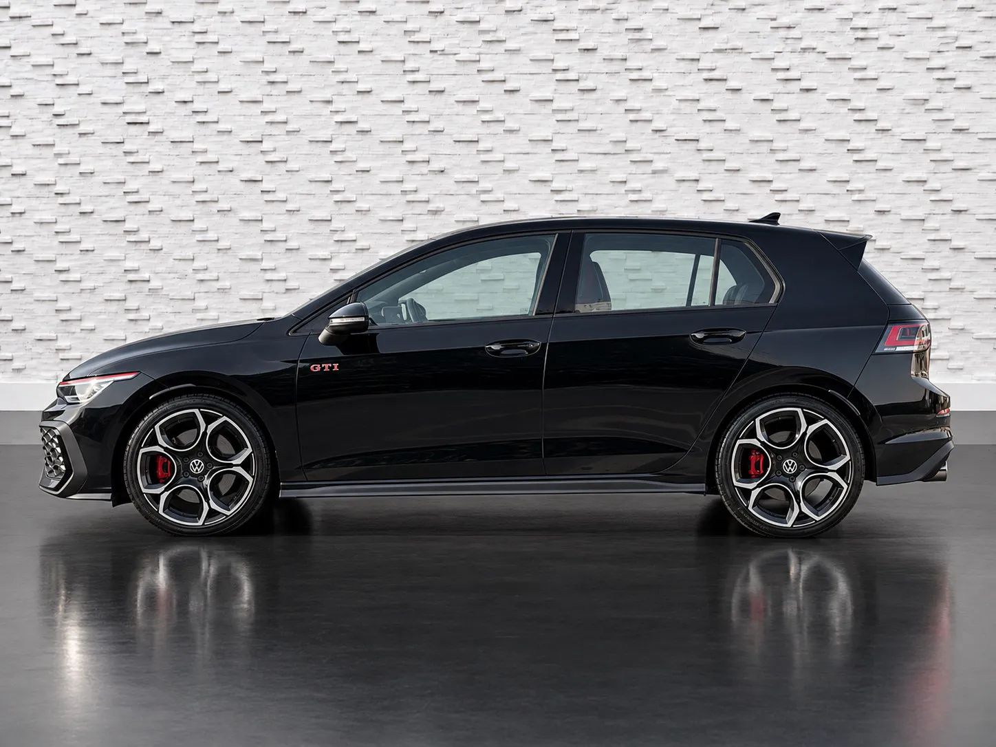 2025 Volkswagen Golf photo 5