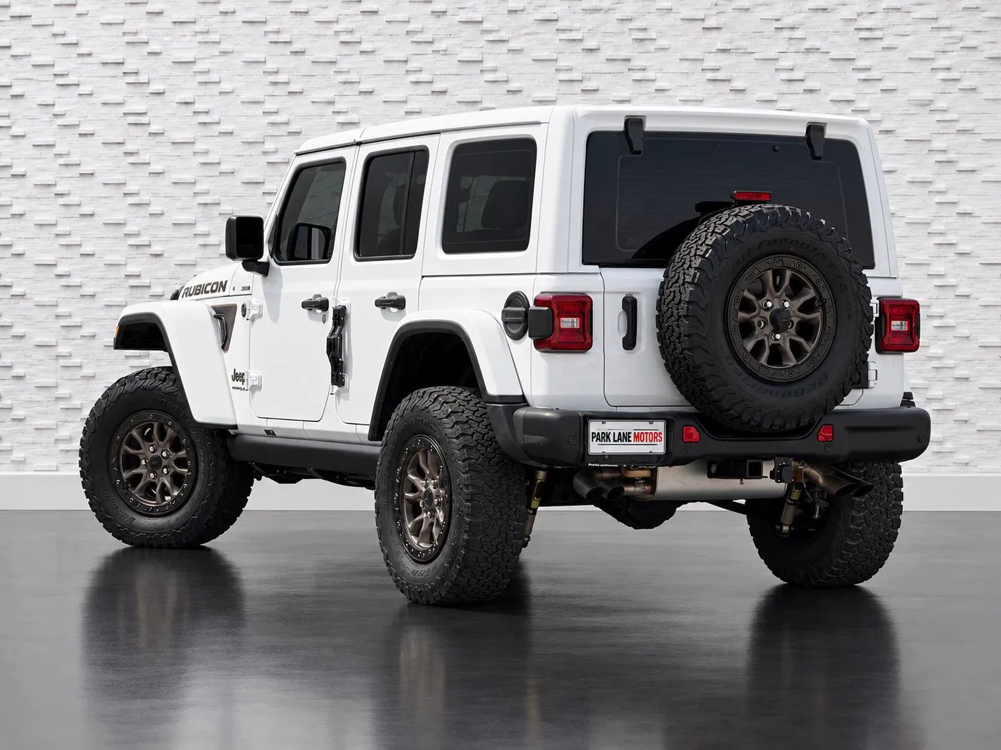 2023 Jeep Wrangler photo 2