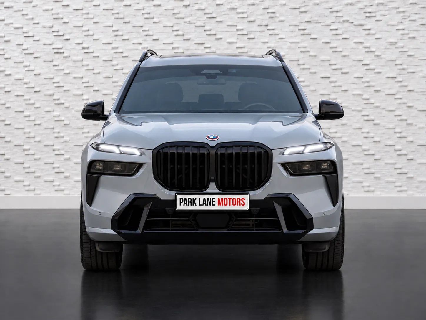 2023 BMW X7 photo 3