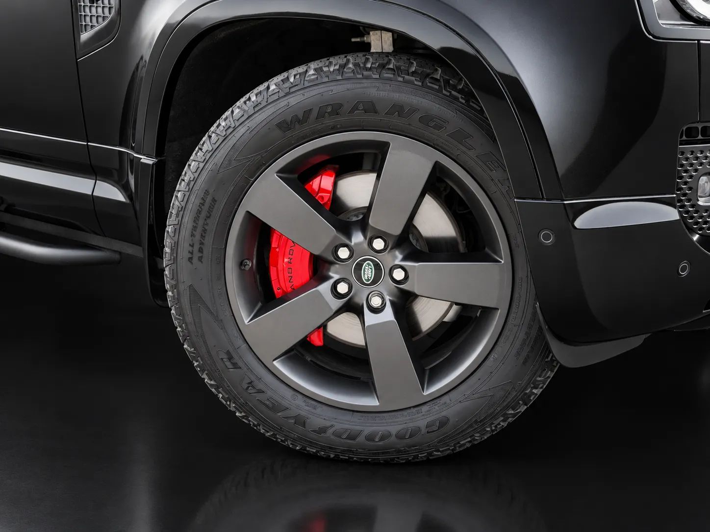 2024 Land Rover Defender photo 5