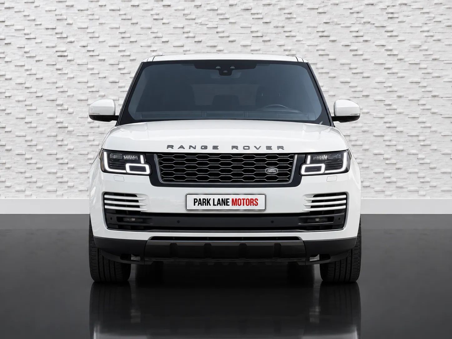 2018 Land Rover Range Rover HSE photo 2