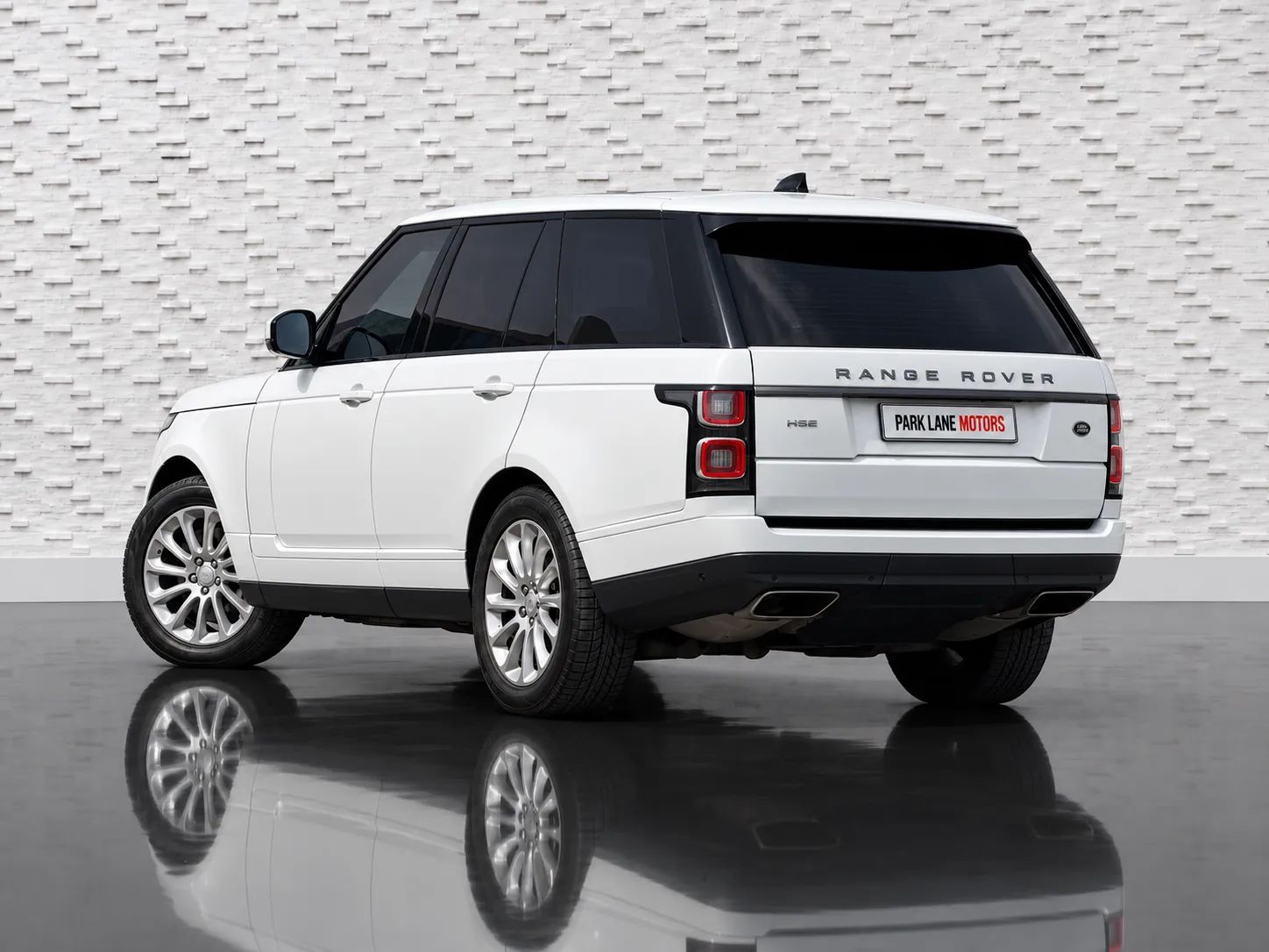 2018 Land Rover Range Rover HSE photo 3