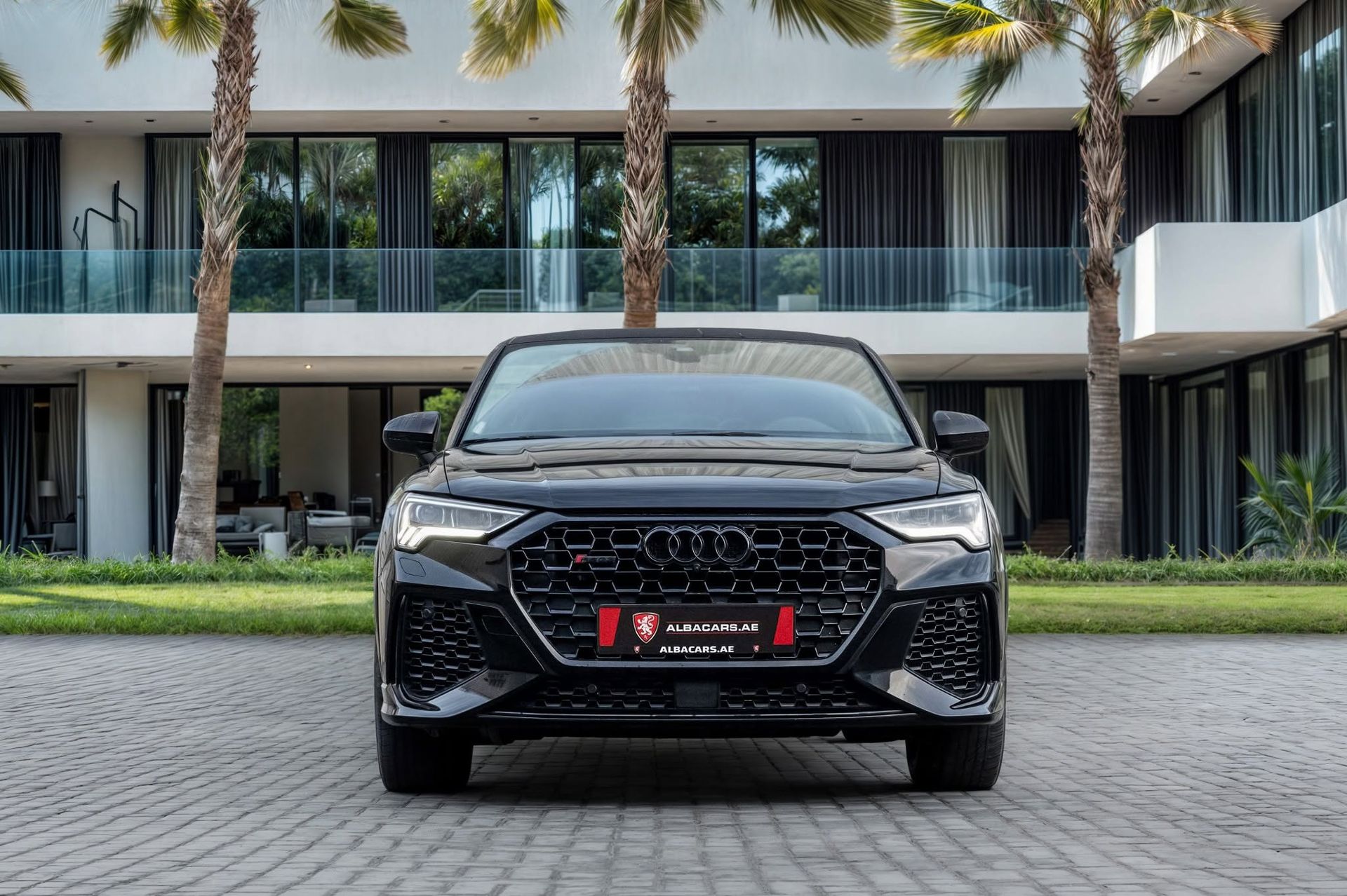 2022 Audi RS Q8 photo 2