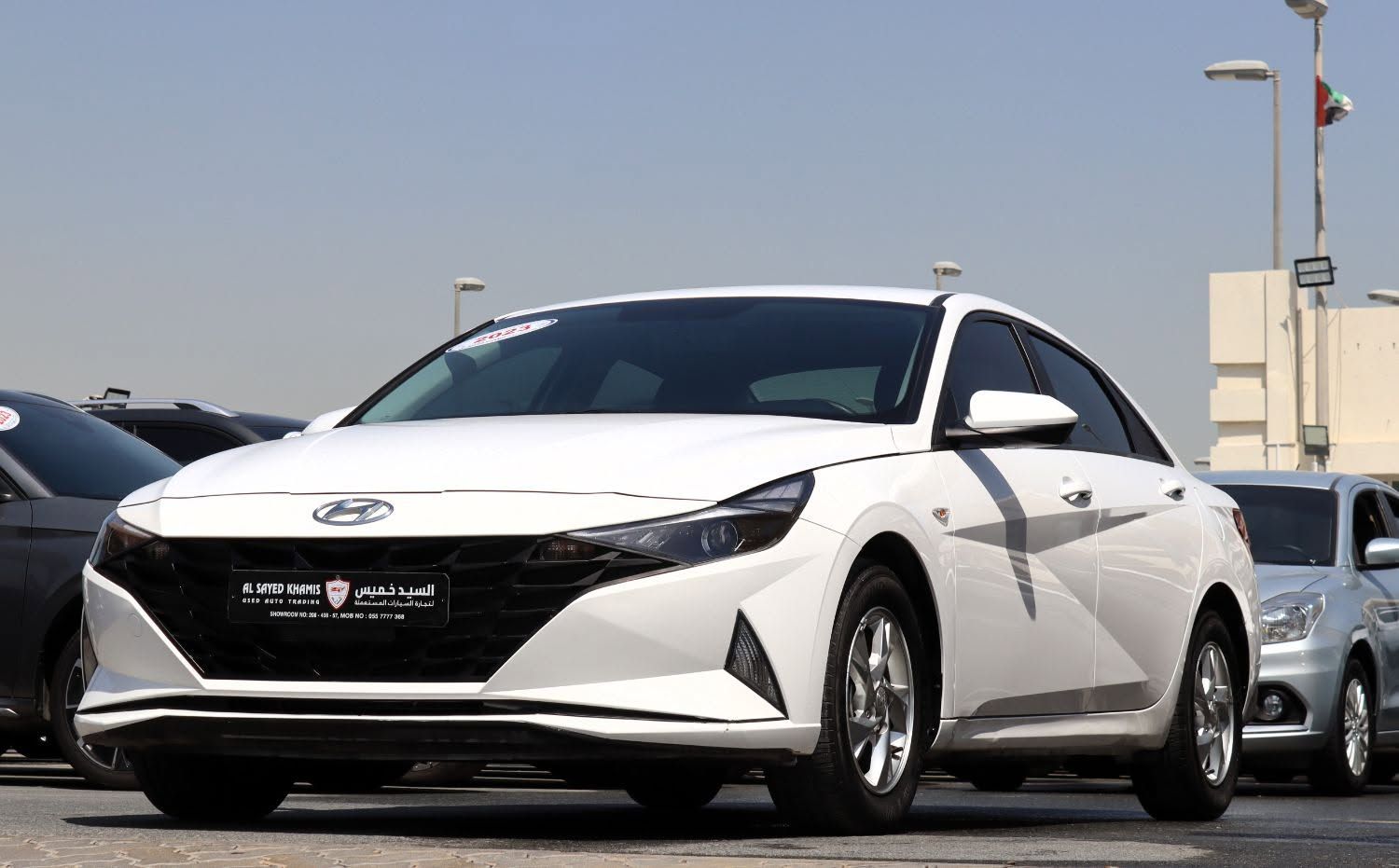 2023 Hyundai Elantra photo 4