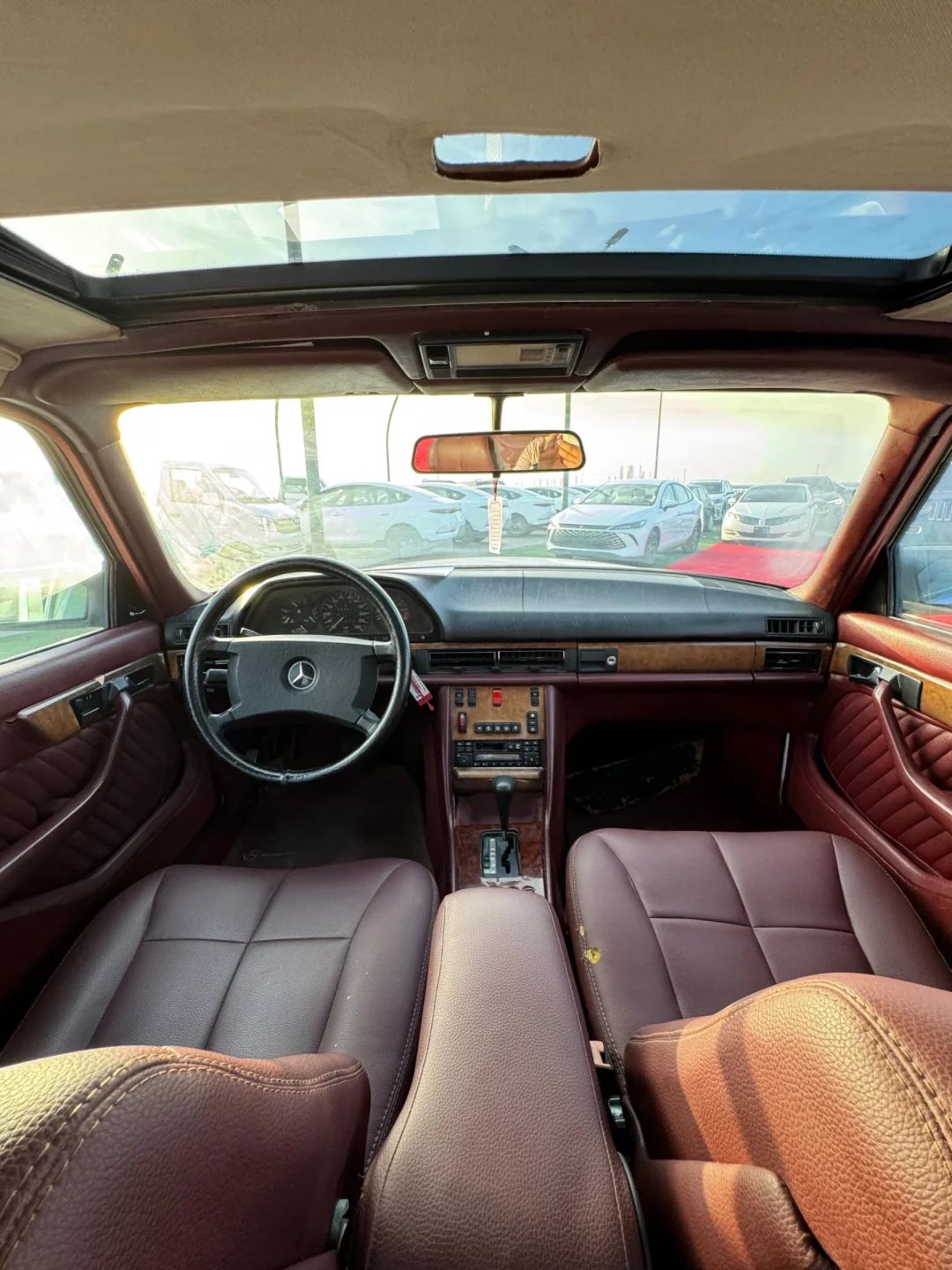 1988 Mercedes-Benz 300 SE photo 5