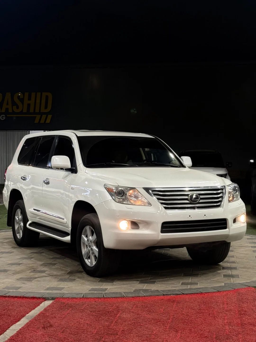 2009 Lexus LX photo 2