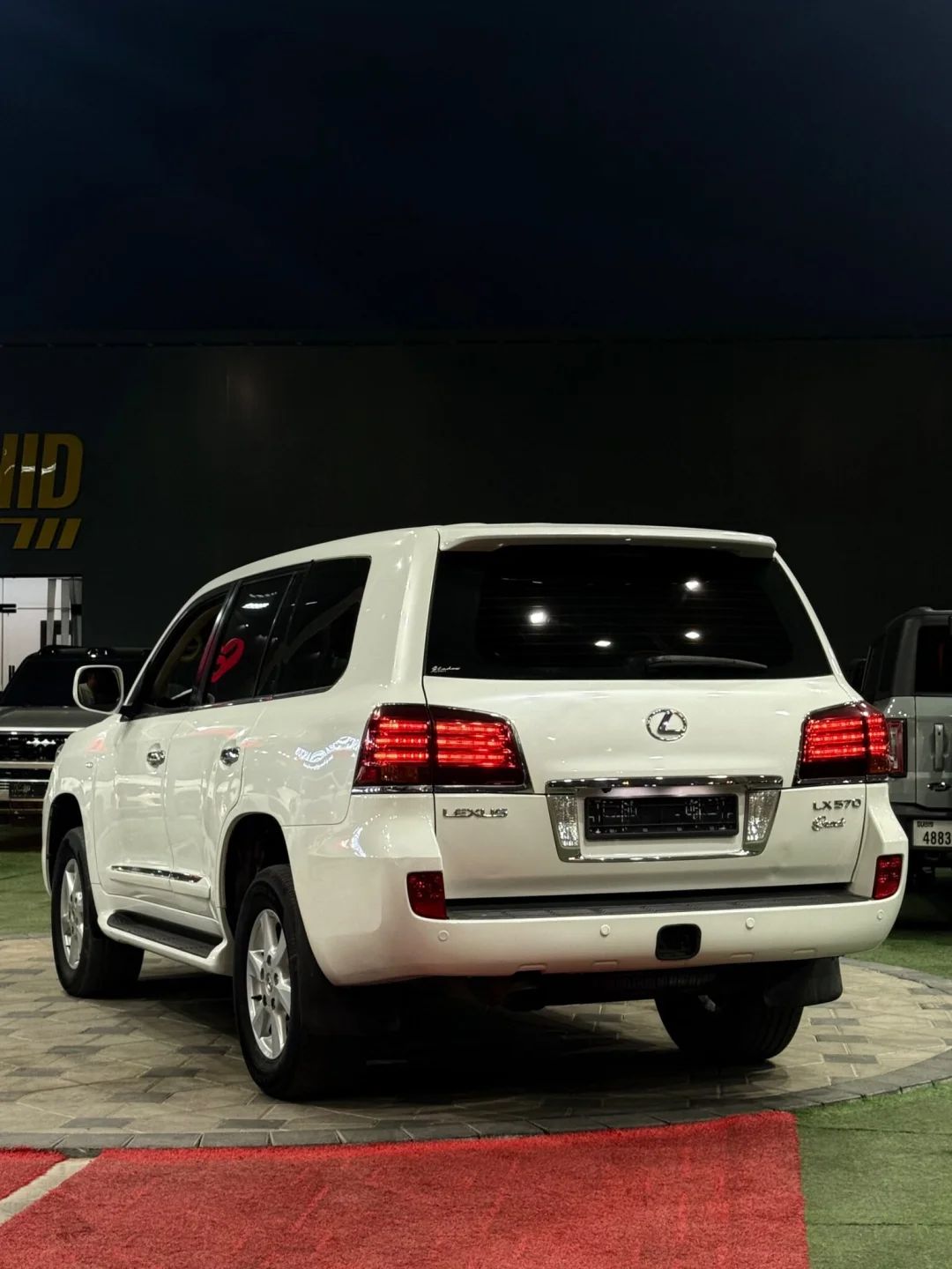 2009 Lexus LX photo 3