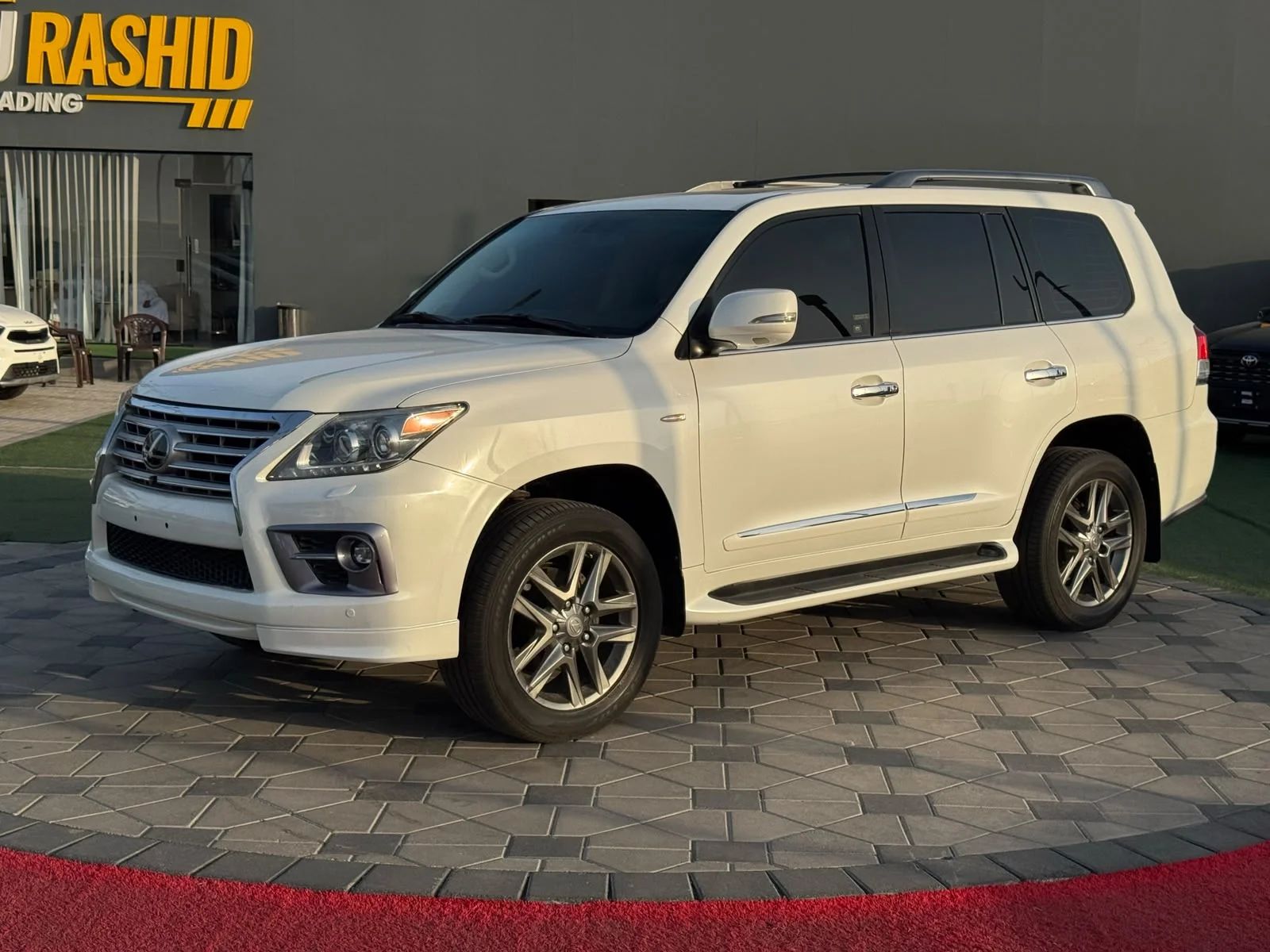 2010 Lexus LX photo 3