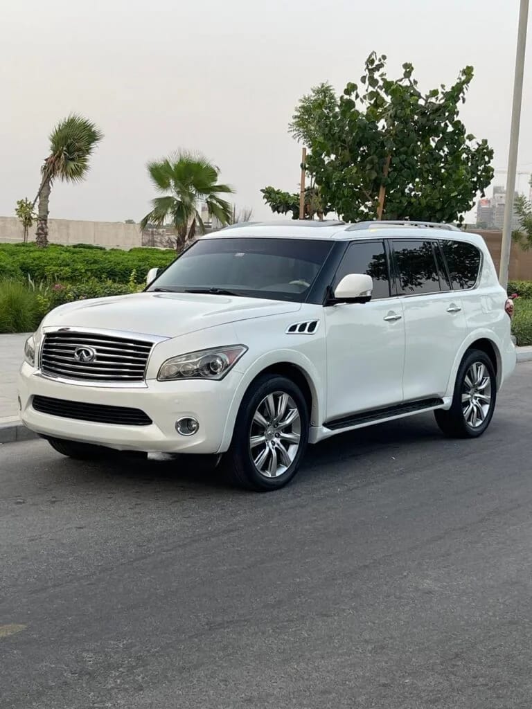2012 Infiniti QX56 photo 2