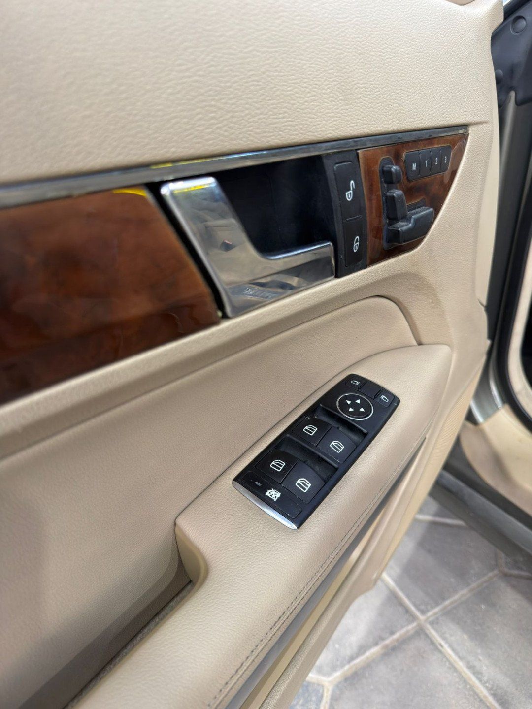2012 Mercedes-Benz E-Class photo 5