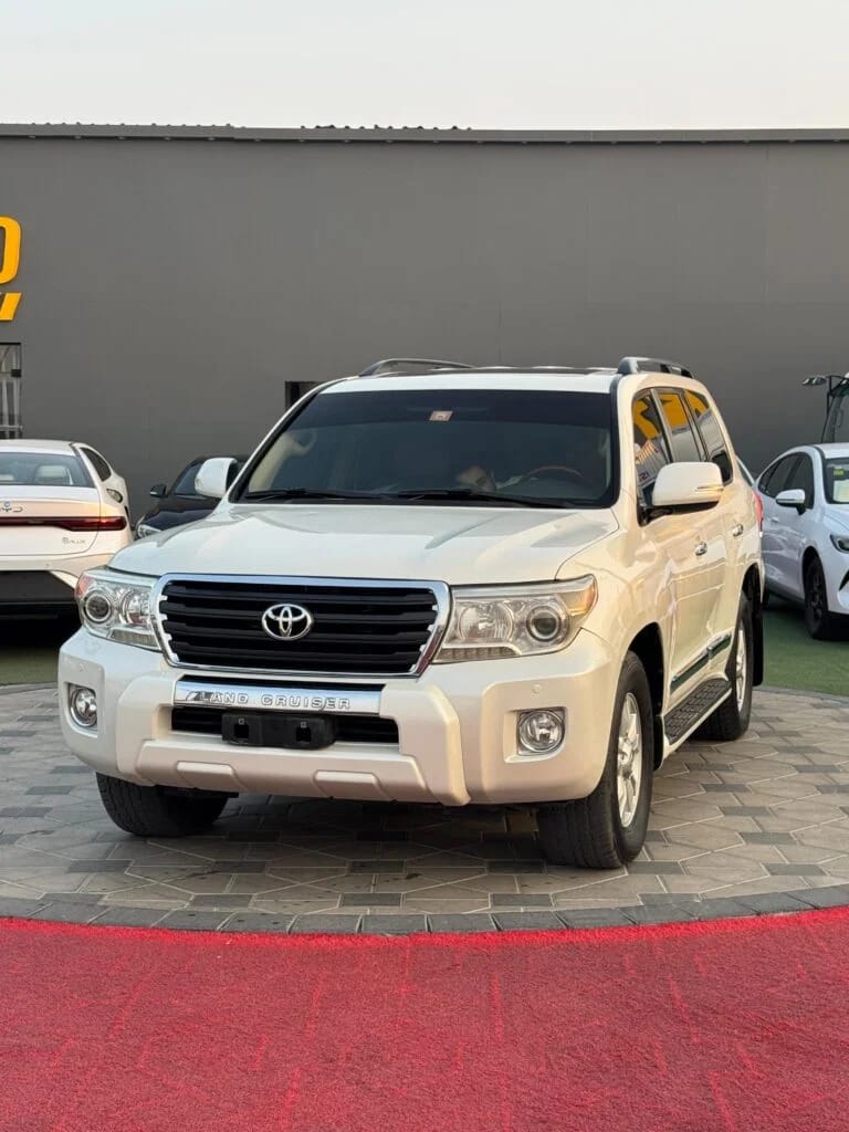 2012 Toyota Land Cruiser photo 2