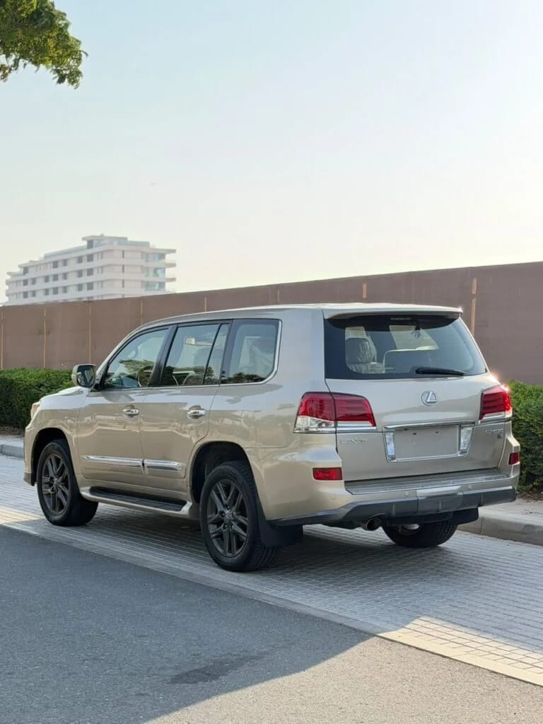 2014 Lexus LX photo 4