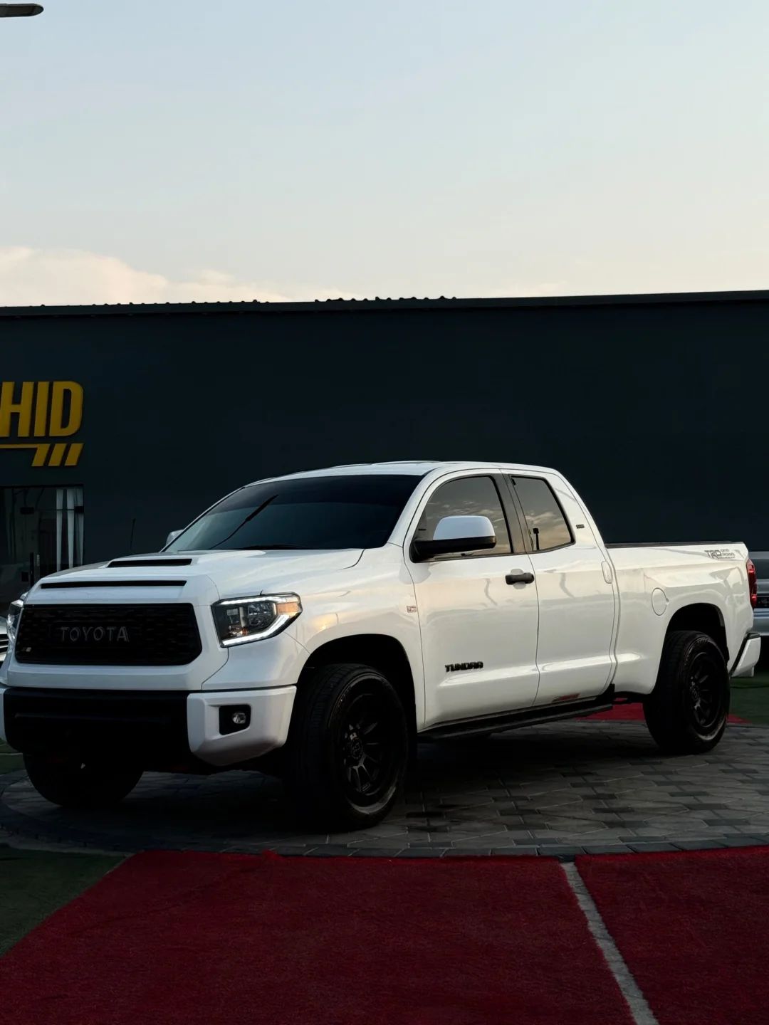 2014 Toyota Tundra photo 2