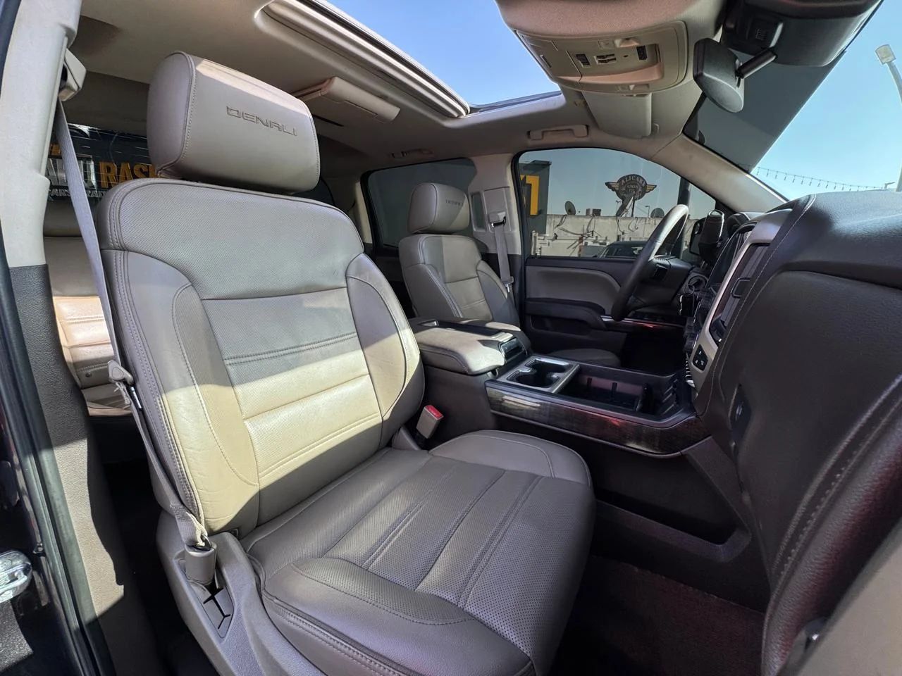 2015 GMC Sierra photo 5