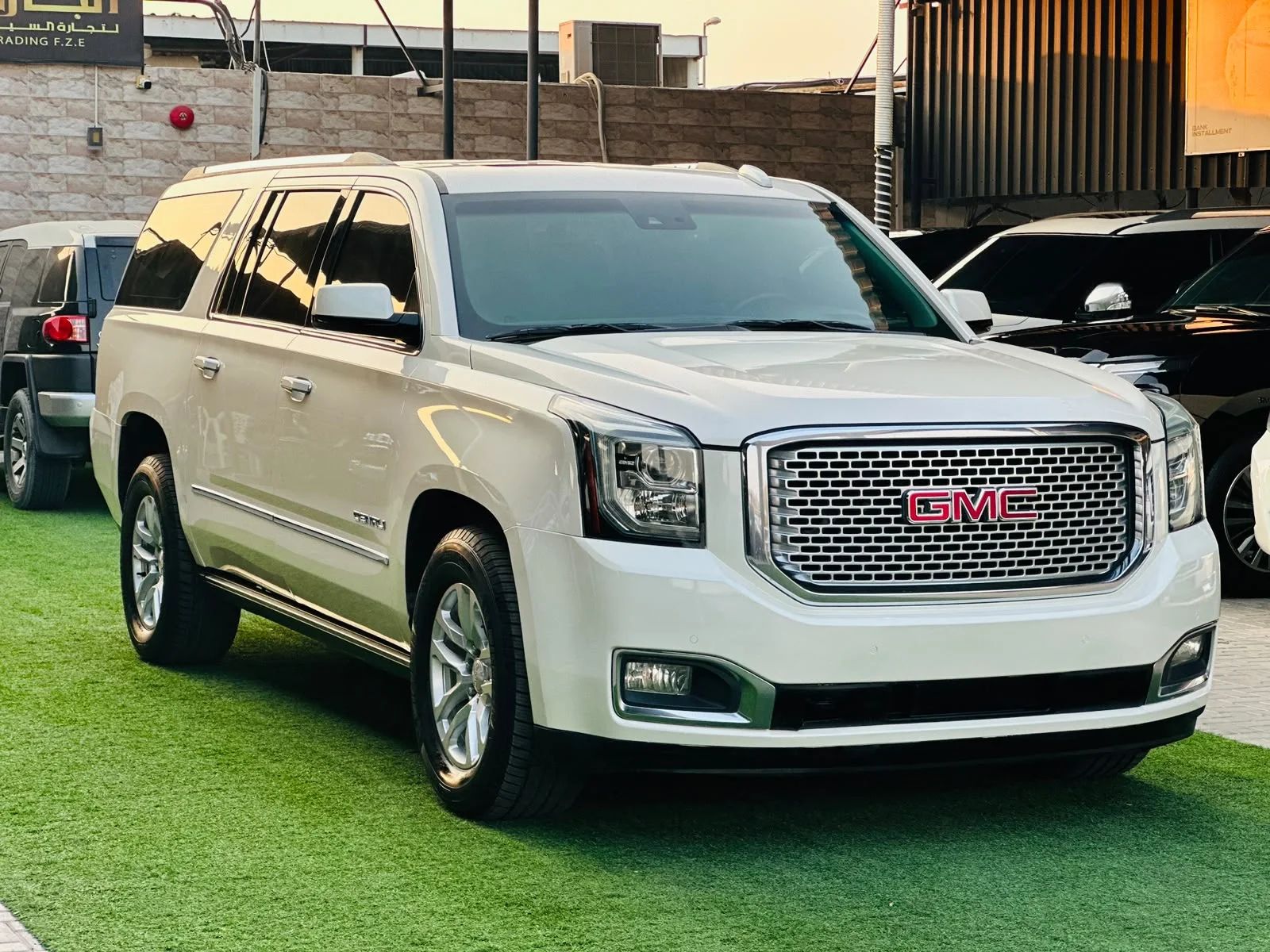 2015 GMC Yukon photo 2