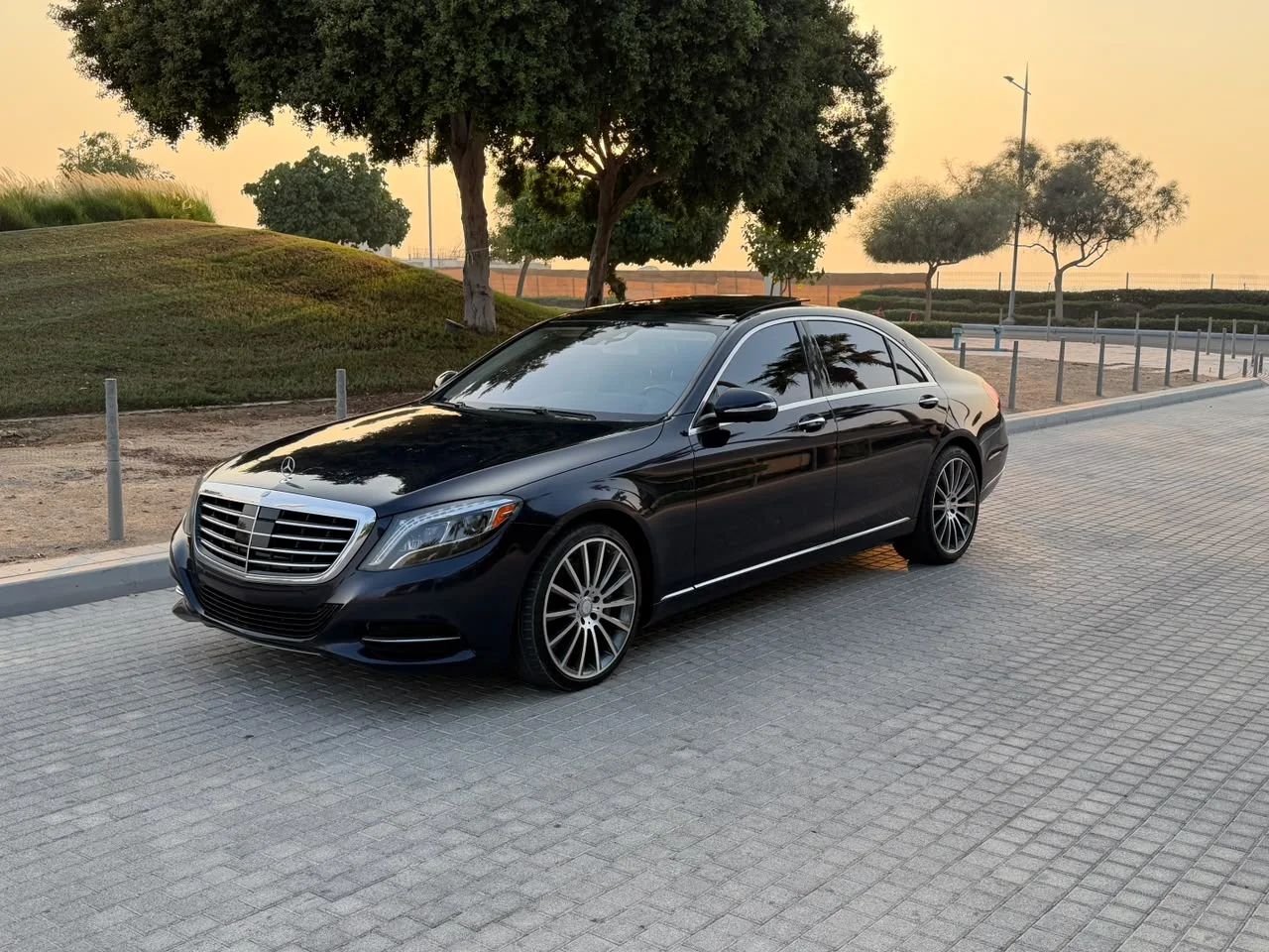2015 Mercedes-Benz S-Class photo 3