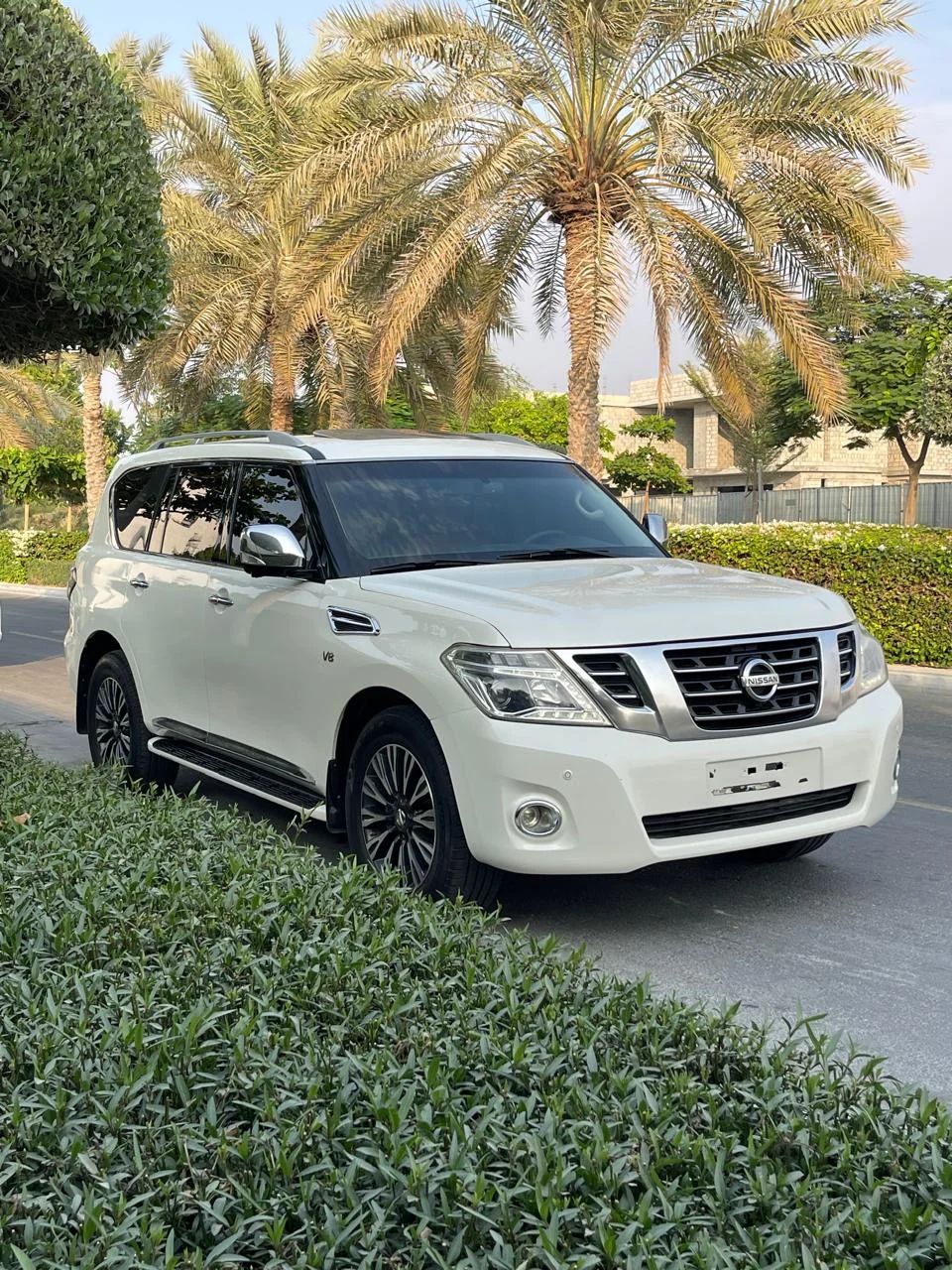 2015 Nissan Patrol photo 2