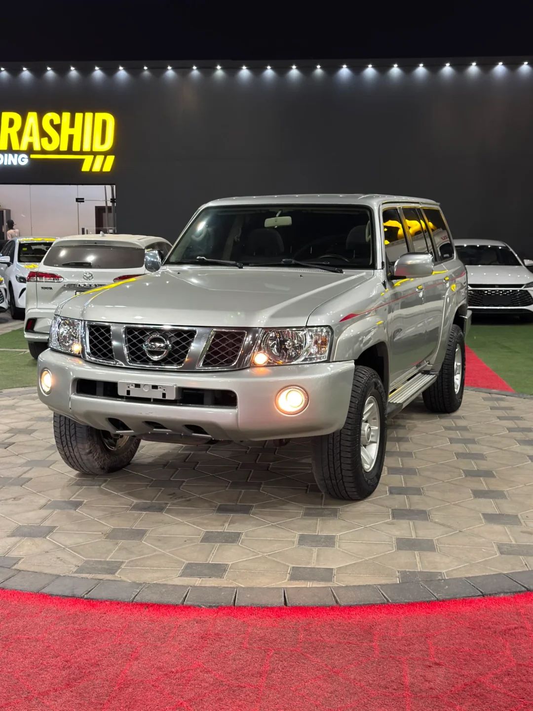 2015 Nissan Patrol photo 2