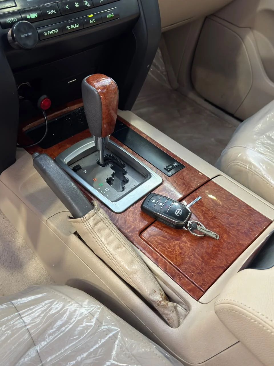 2015 Toyota Land Cruiser photo 5