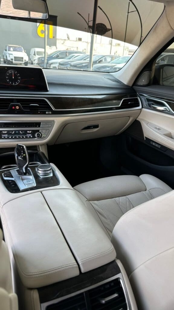 2016 BMW 7 Series photo 5