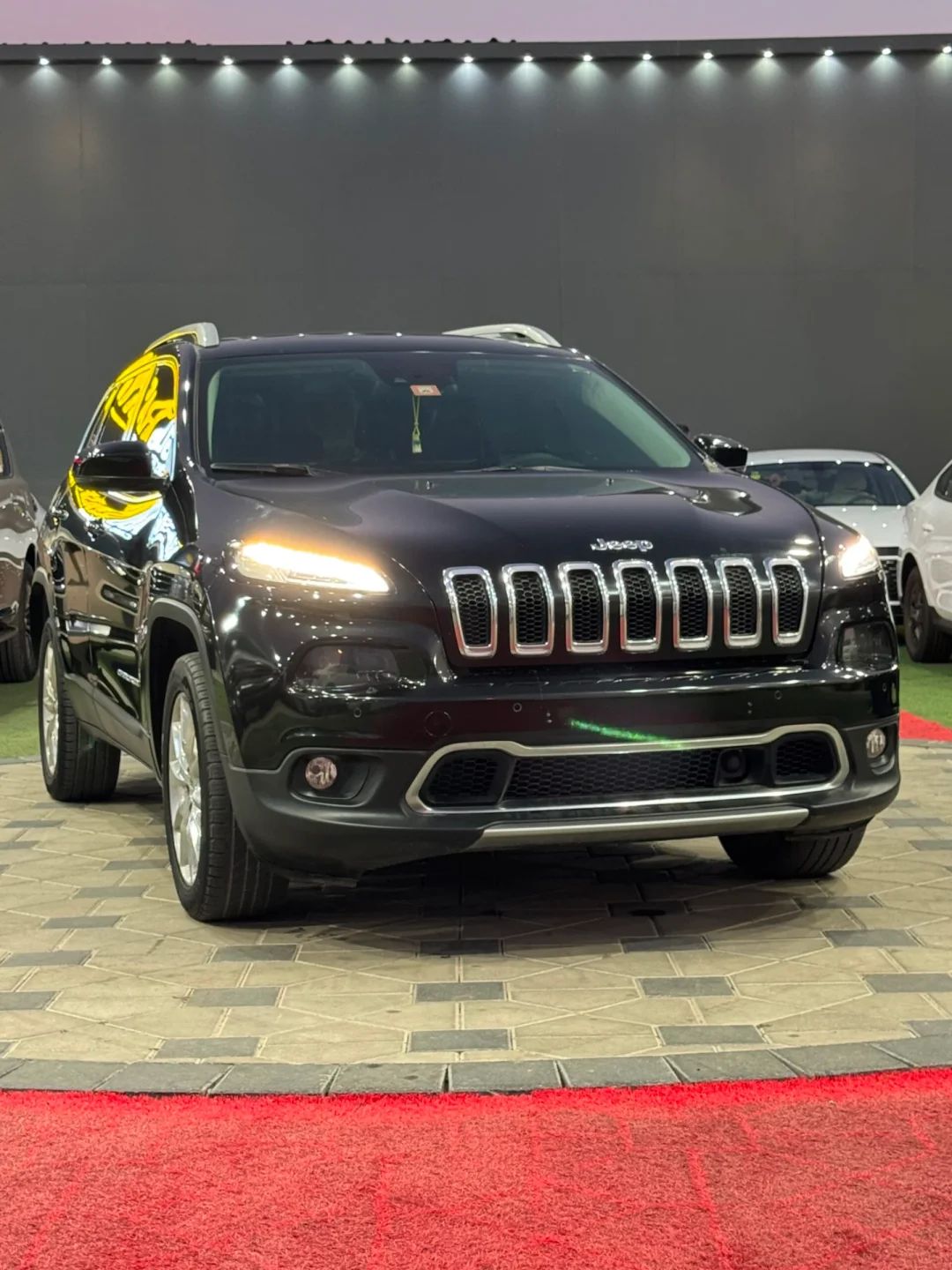 2016 Jeep Grand Cherokee photo 3