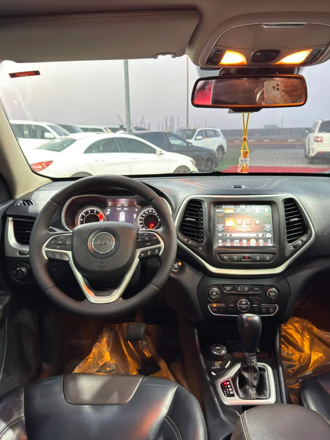 2016 Jeep Grand Cherokee photo 5