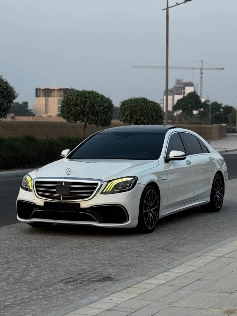 2016 Mercedes-Benz S-Class photo 2