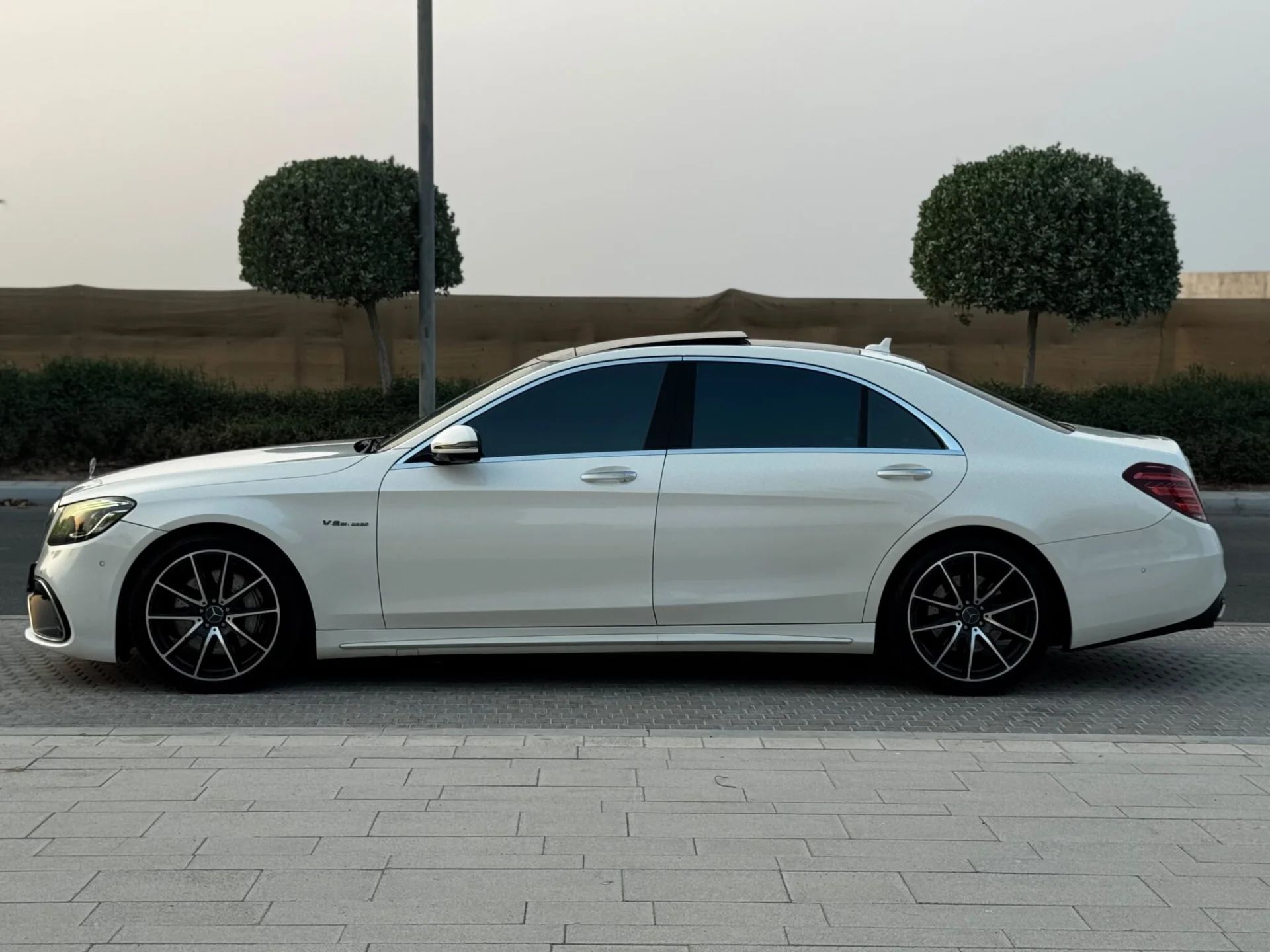2016 Mercedes-Benz S-Class photo 4