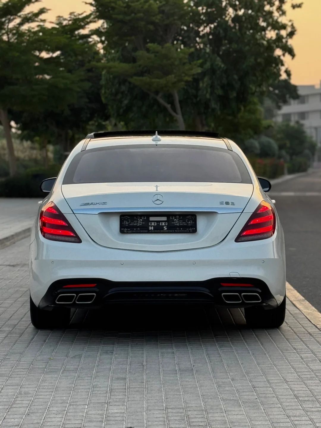 2016 Mercedes-Benz S-Class photo 5