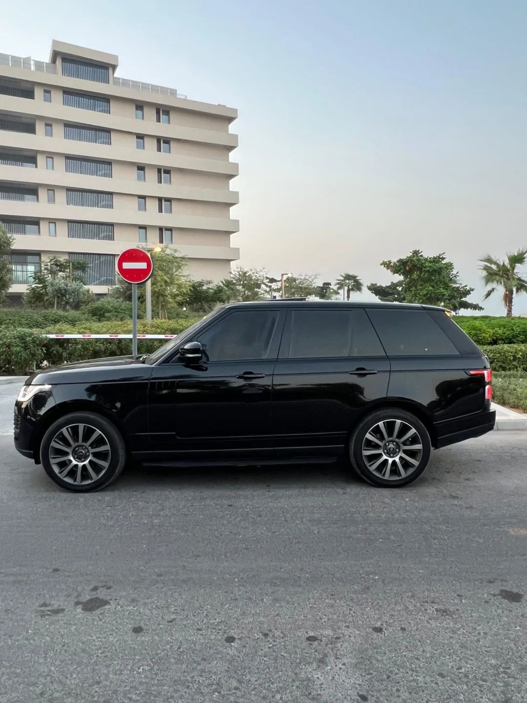 2016 Land Rover Range Rover Vogue photo 4