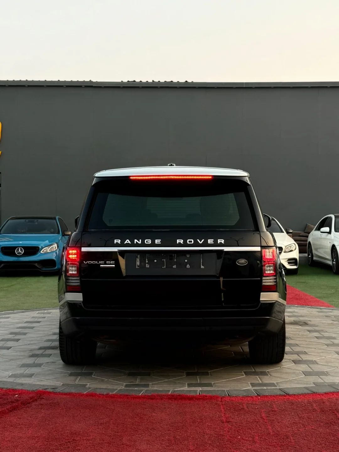 2016 Land Rover Range Rover Vogue photo 4