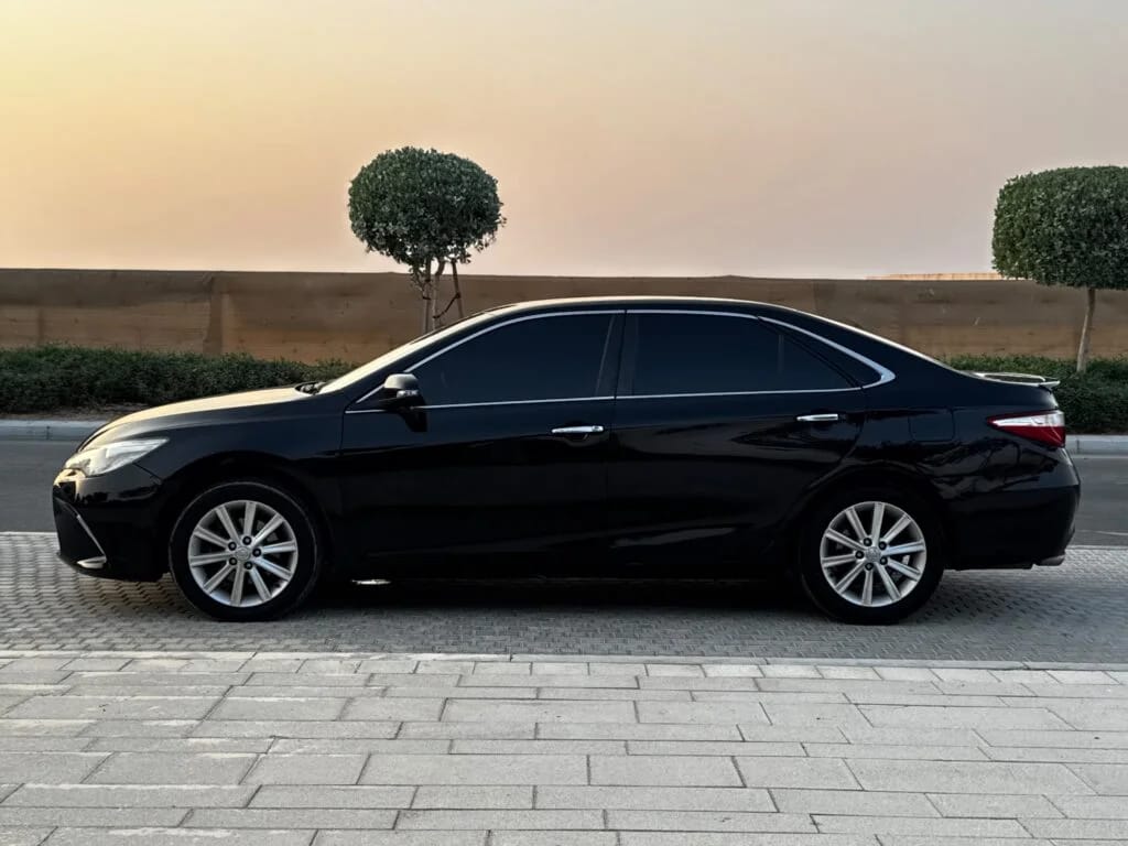 2016 Toyota Camry photo 4