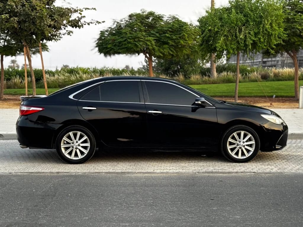 2016 Toyota Camry photo 5