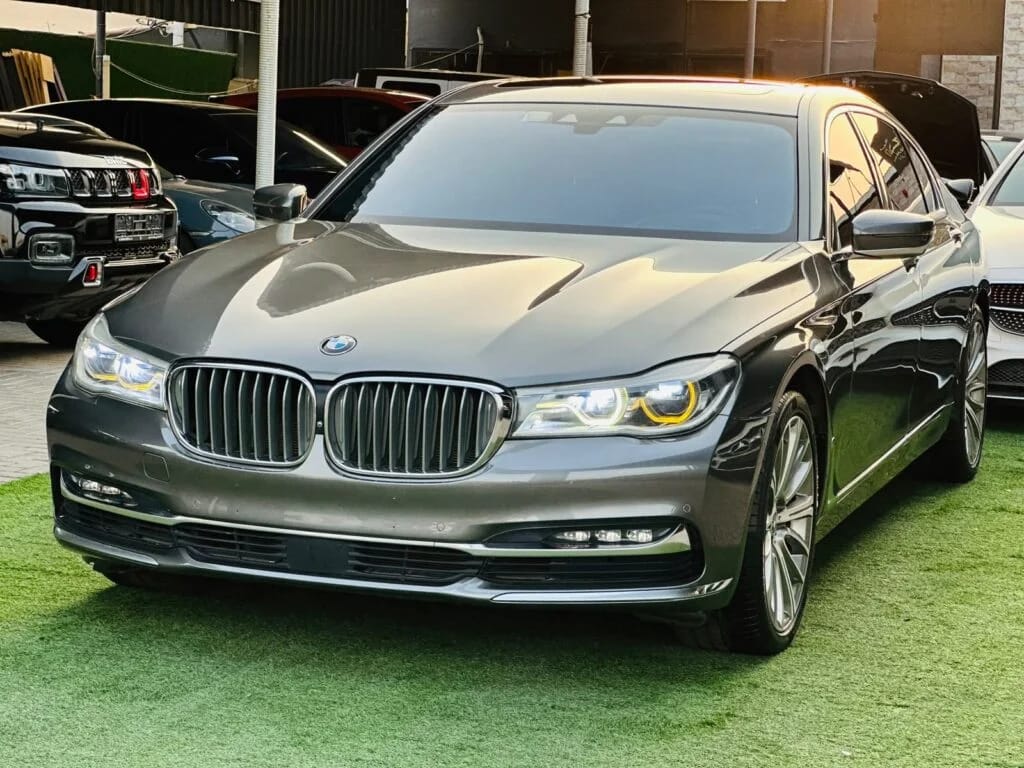2017 BMW 7 Series photo 2