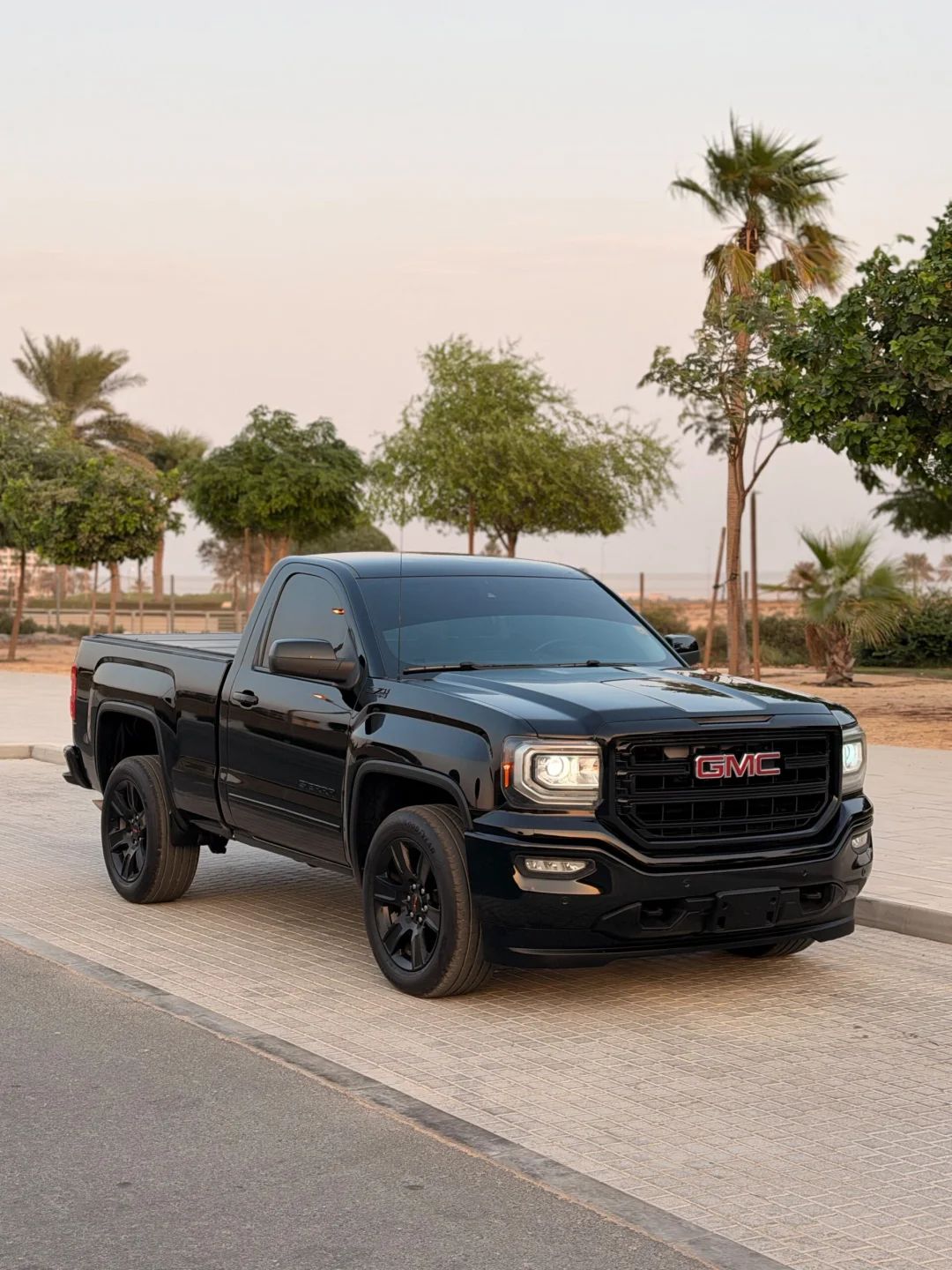 2017 GMC Sierra photo 3
