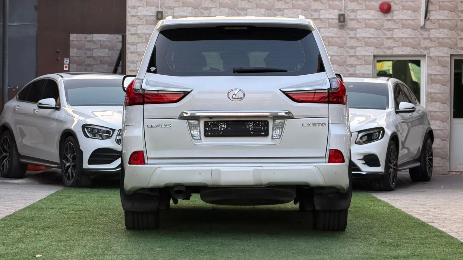 2017 Lexus LX photo 2