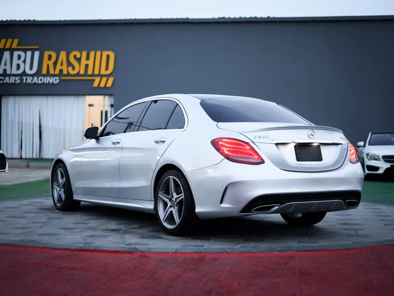 2017 Mercedes-Benz C-Class photo 3