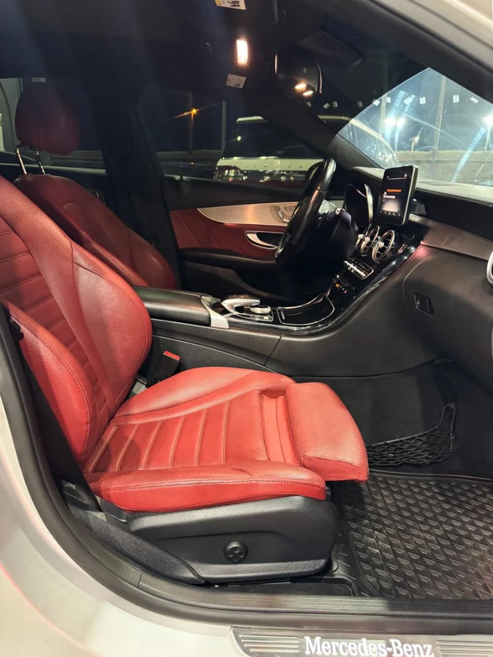 2017 Mercedes-Benz C-Class photo 4