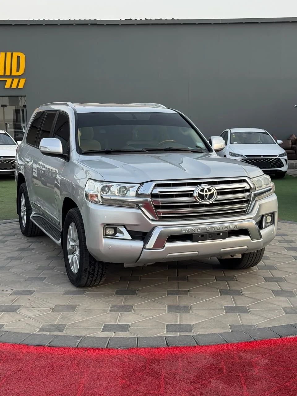2017 Toyota Land Cruiser photo 5