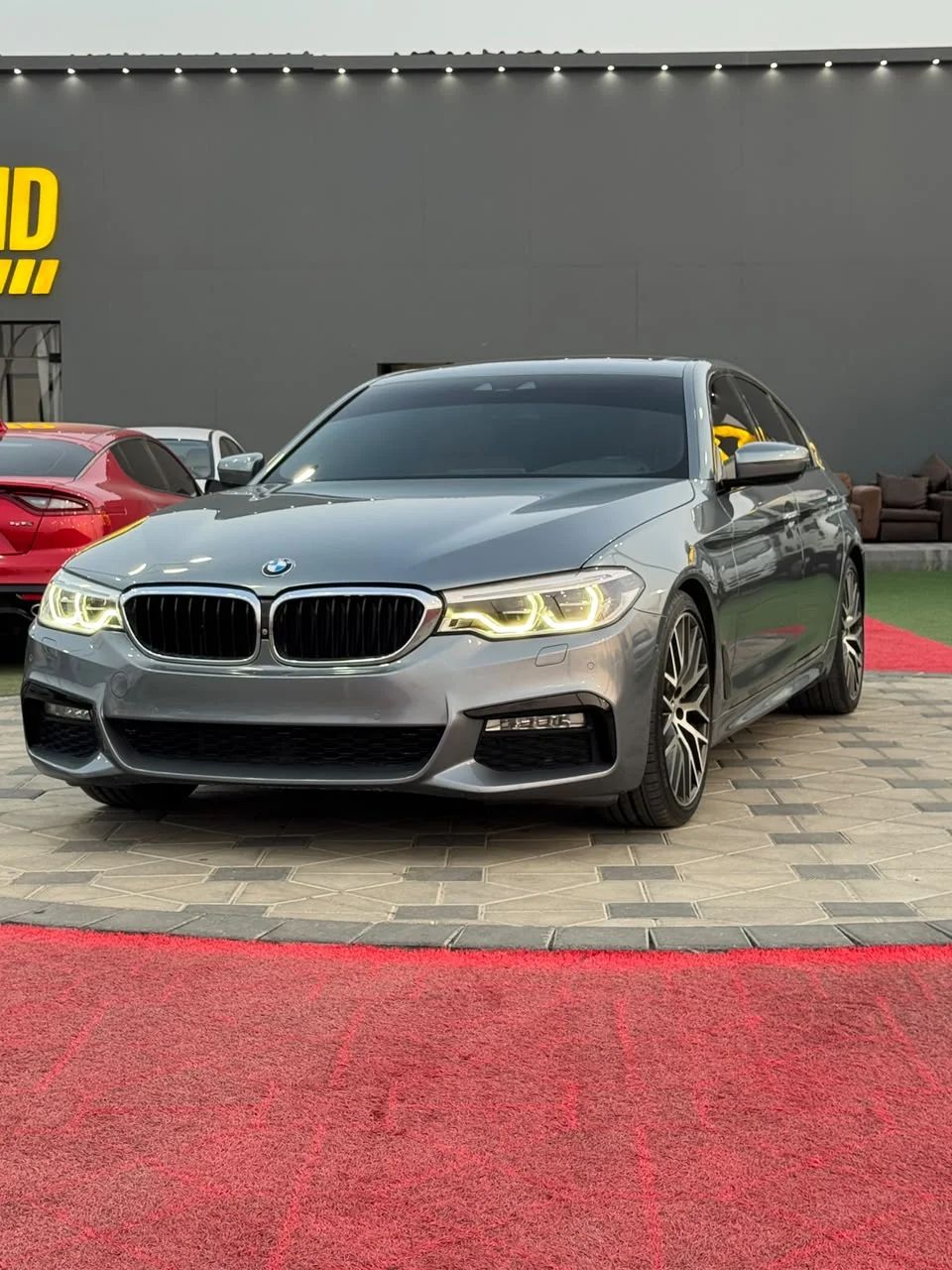 2018 BMW 5 Series photo 2