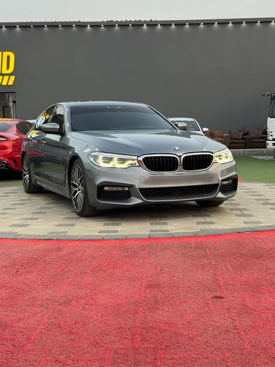 2018 BMW 5 Series photo 3
