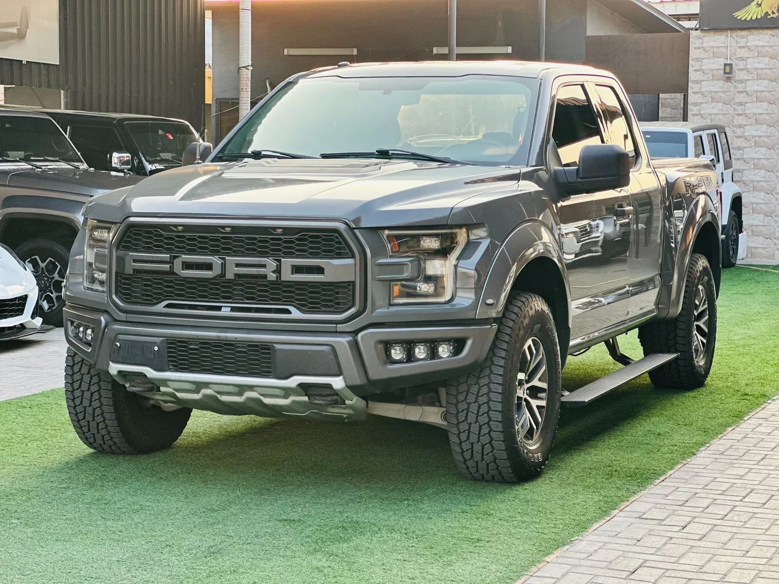 2018 Ford F-150 photo 2