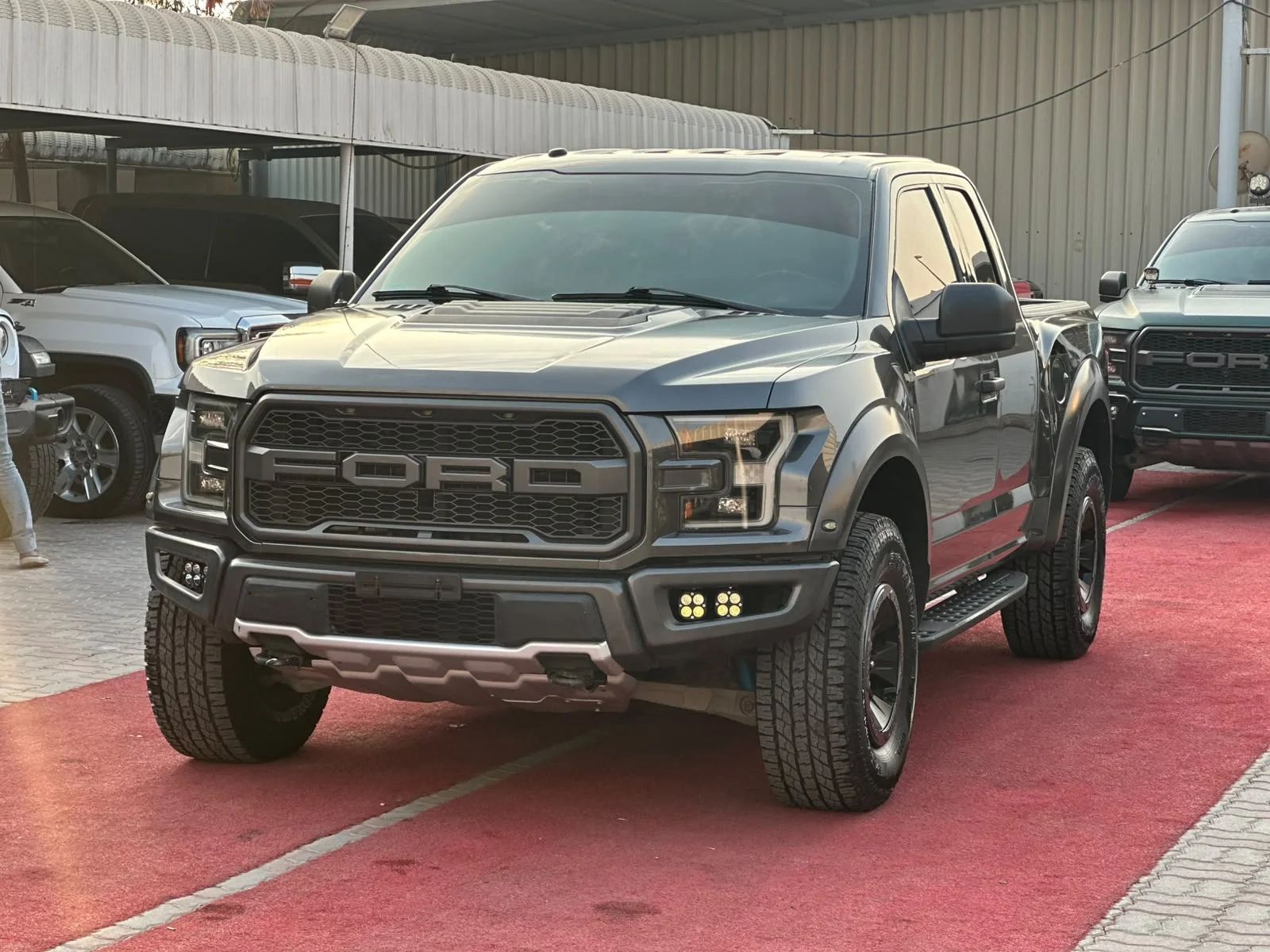 2018 Ford F-150 photo 2
