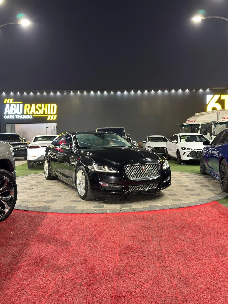 2018 Jaguar XJ photo 2