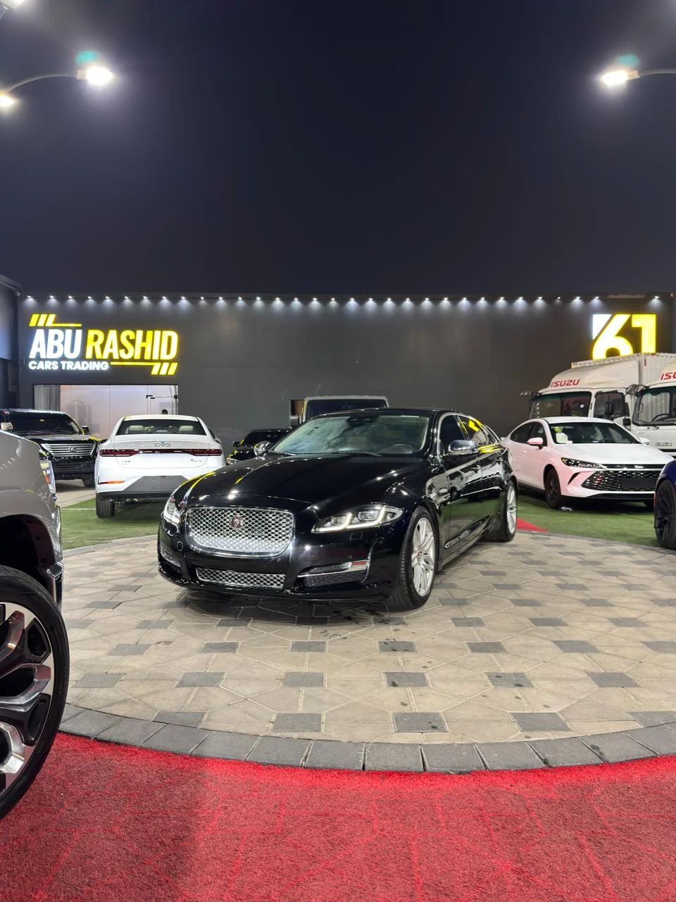 2018 Jaguar XJ photo 3