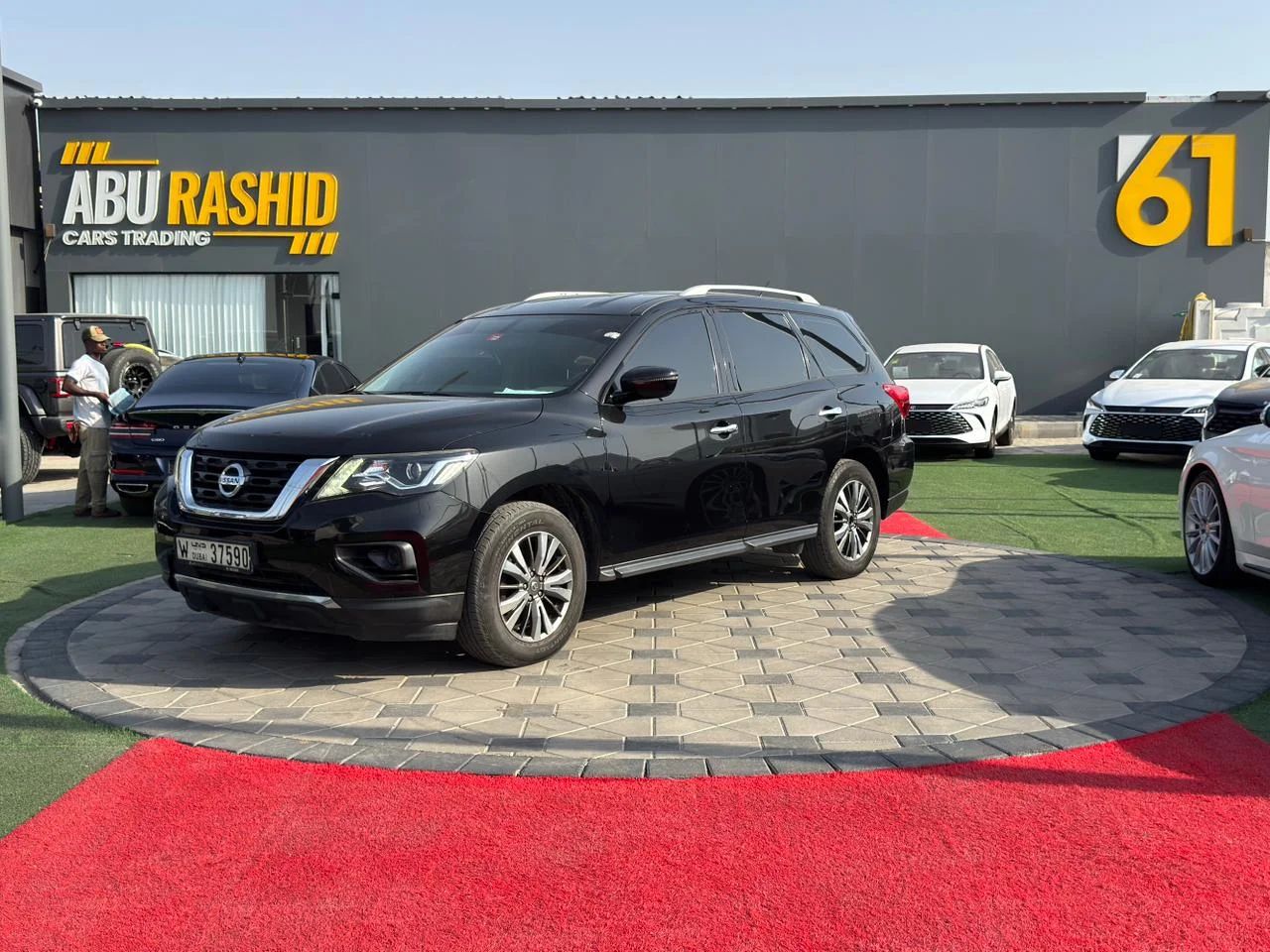 2018 Nissan Pathfinder photo 3