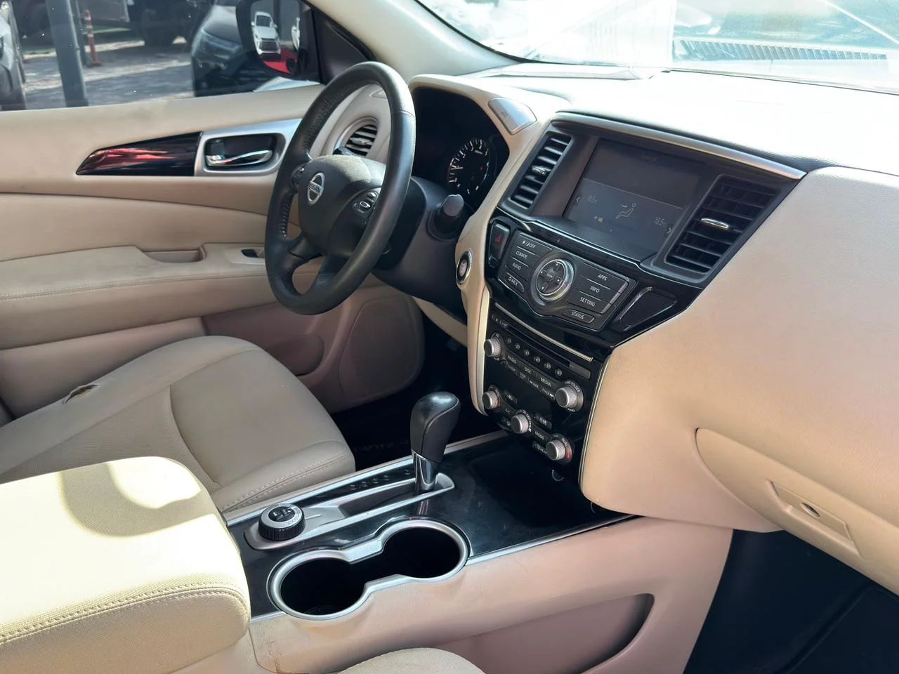 2018 Nissan Pathfinder photo 4
