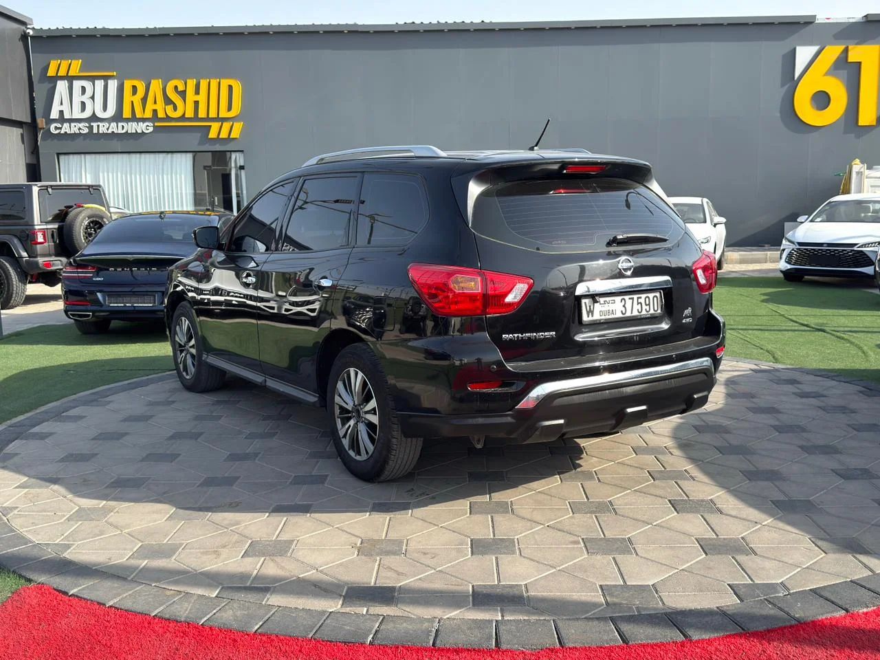 2018 Nissan Pathfinder photo 5